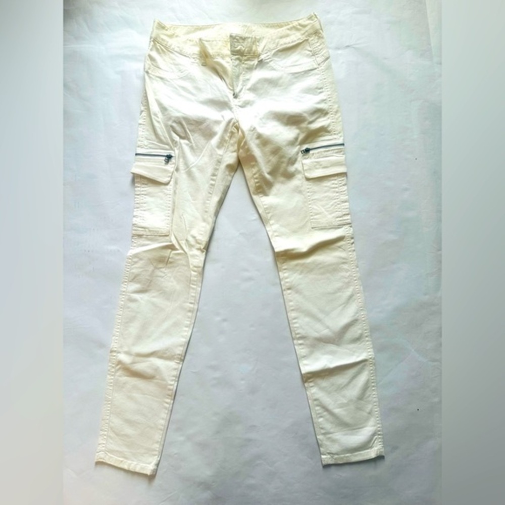 London Jeans White  Cargo Pants with Zipper Pockets